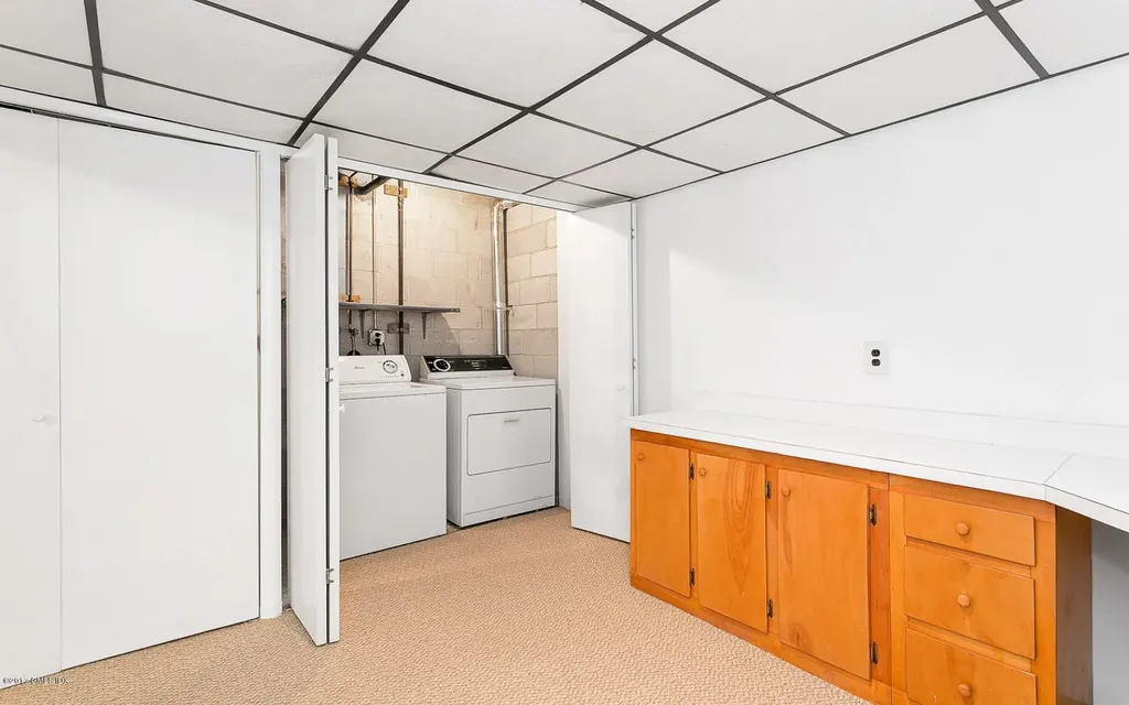 24 Whiffletree Way Riverside CT 06878
