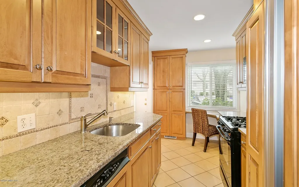24 Whiffletree Way Riverside CT 06878