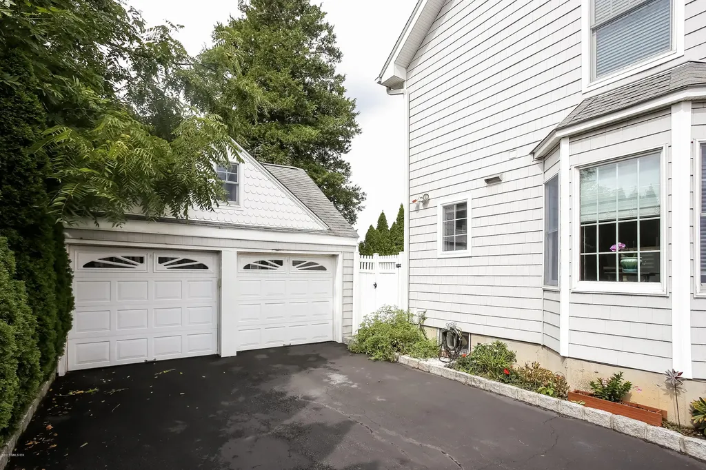 16 Windy Knolls Greenwich CT 06831