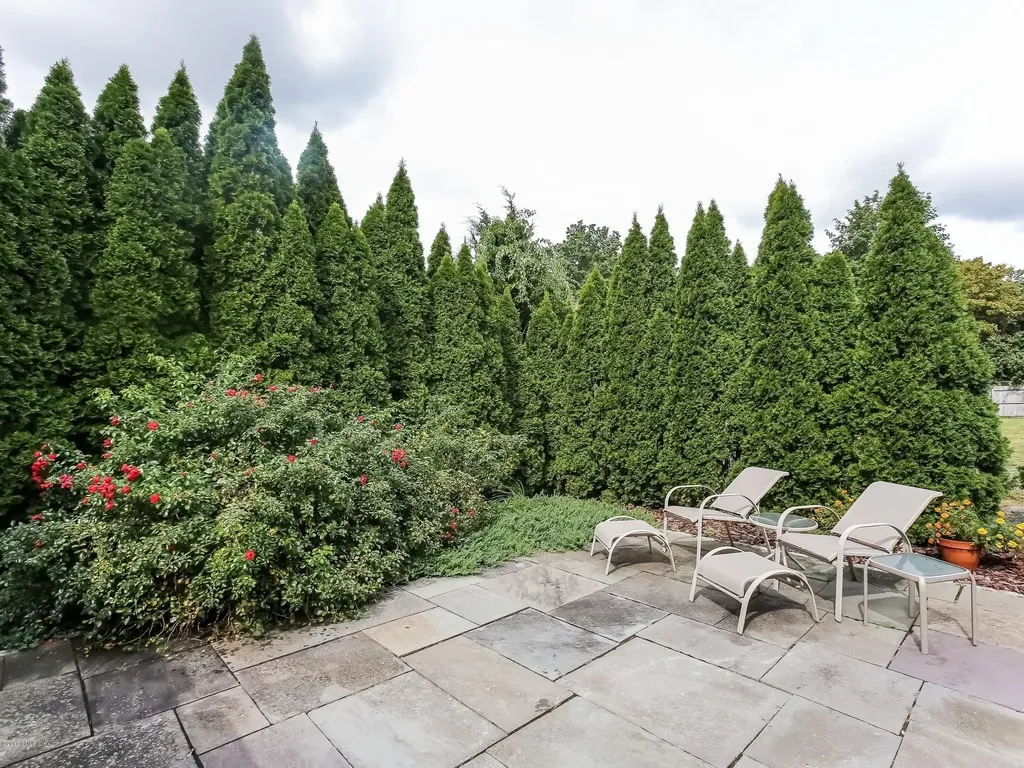 16 Windy Knolls Greenwich CT 06831