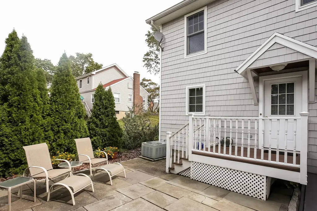 16 Windy Knolls Greenwich CT 06831