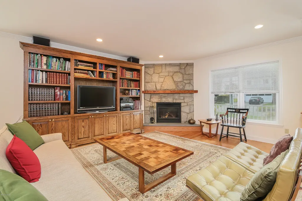 16 Windy Knolls Greenwich CT 06831