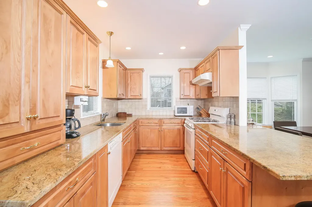 16 Windy Knolls Greenwich CT 06831