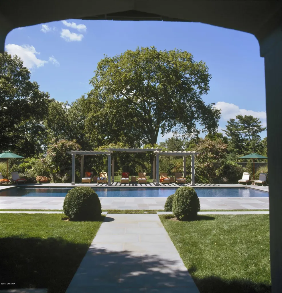 9 Sabine Farm Road Greenwich CT 06831
