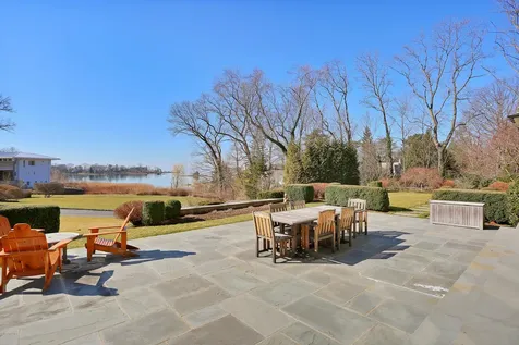 41 Leeward Lane Riverside CT 06878
