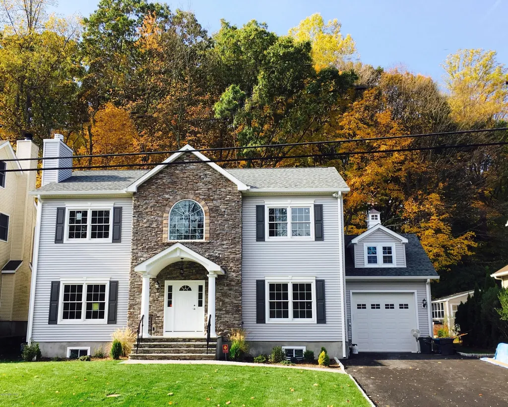 28 Caroline Place Greenwich CT 06831