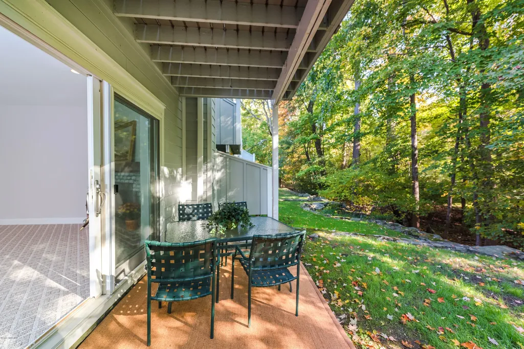 70 Silo Circle Riverside CT 06878
