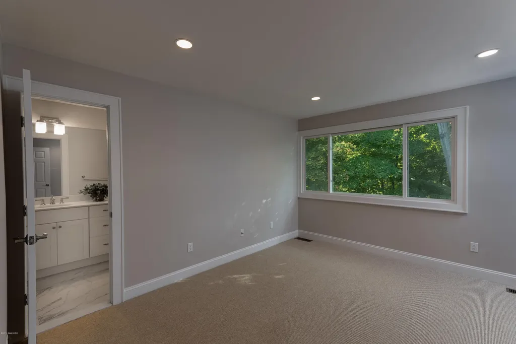 70 Silo Circle Riverside CT 06878