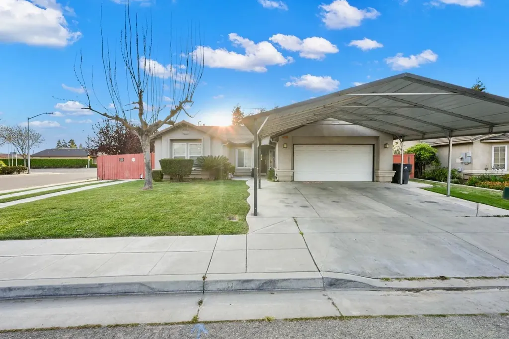 374 Molly Avenue Chowchilla CA 93610