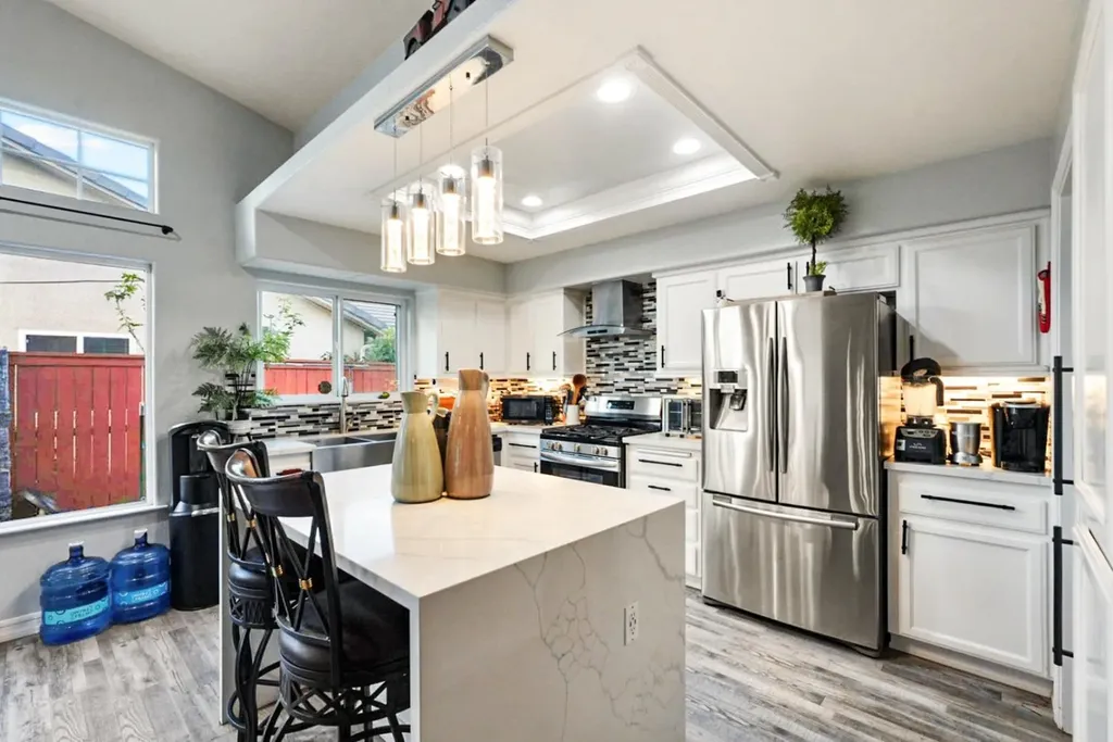 374 Molly Avenue Chowchilla CA 93610