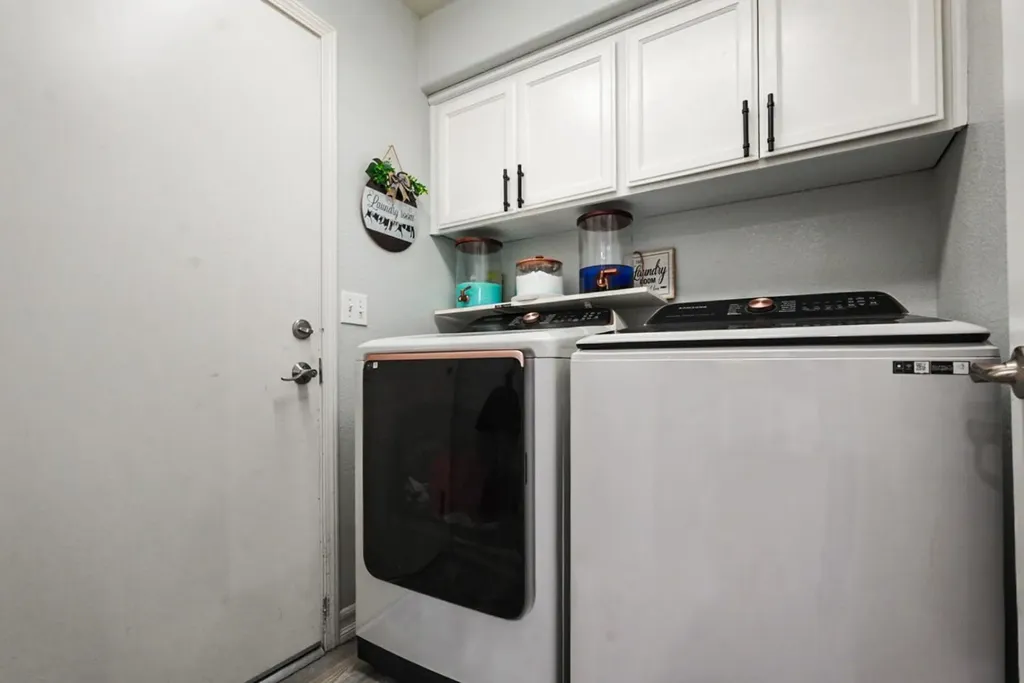 374 Molly Avenue Chowchilla CA 93610