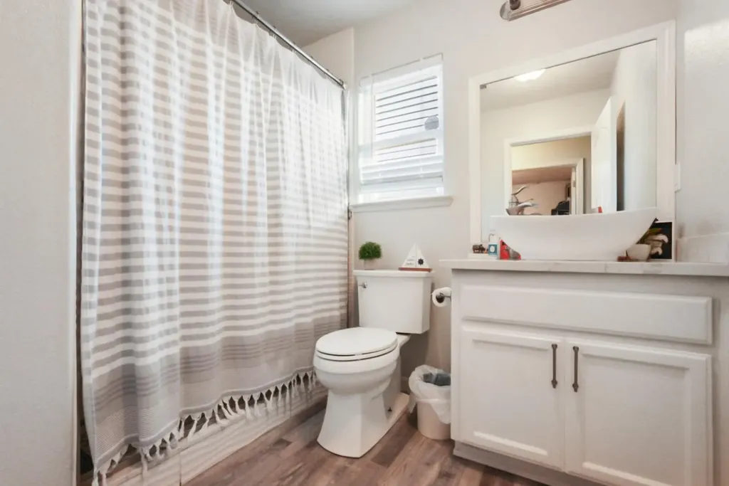 374 Molly Avenue Chowchilla CA 93610