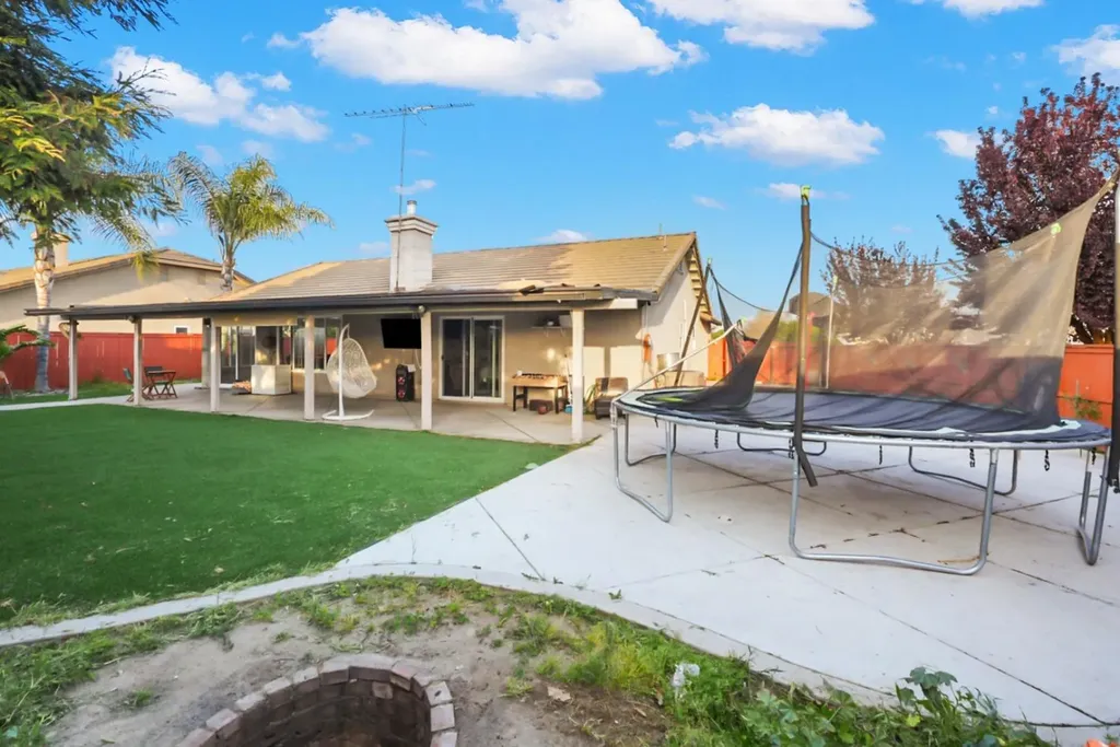 374 Molly Avenue Chowchilla CA 93610