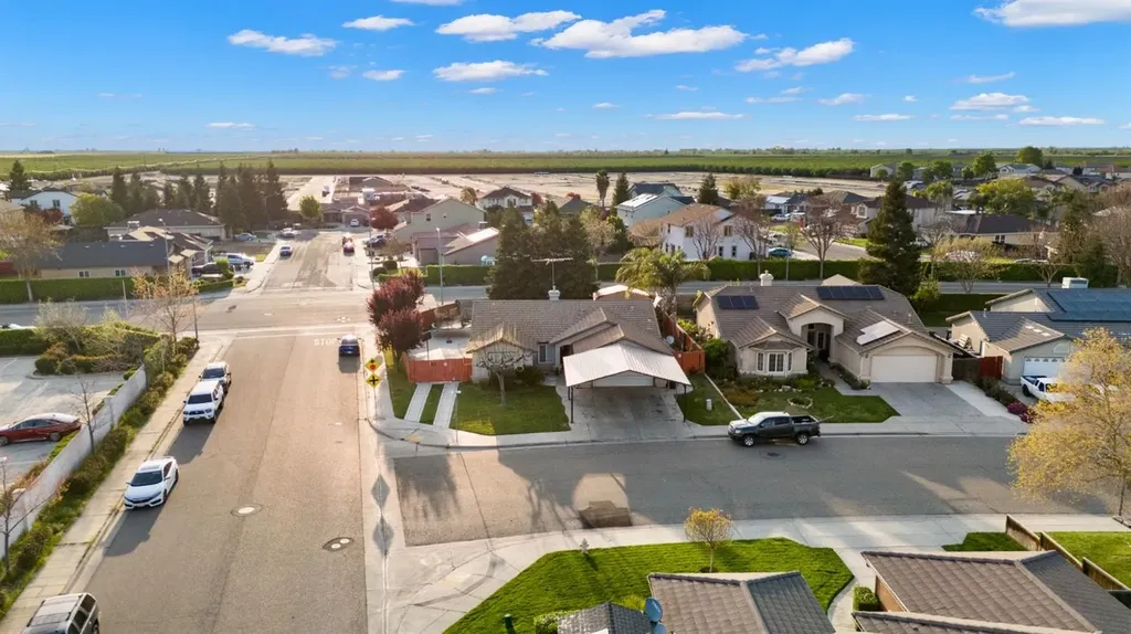 374 Molly Avenue Chowchilla CA 93610