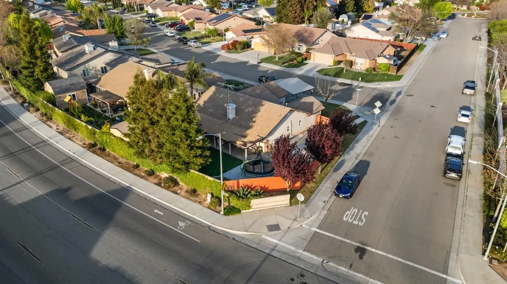 374 Molly Avenue Chowchilla CA 93610