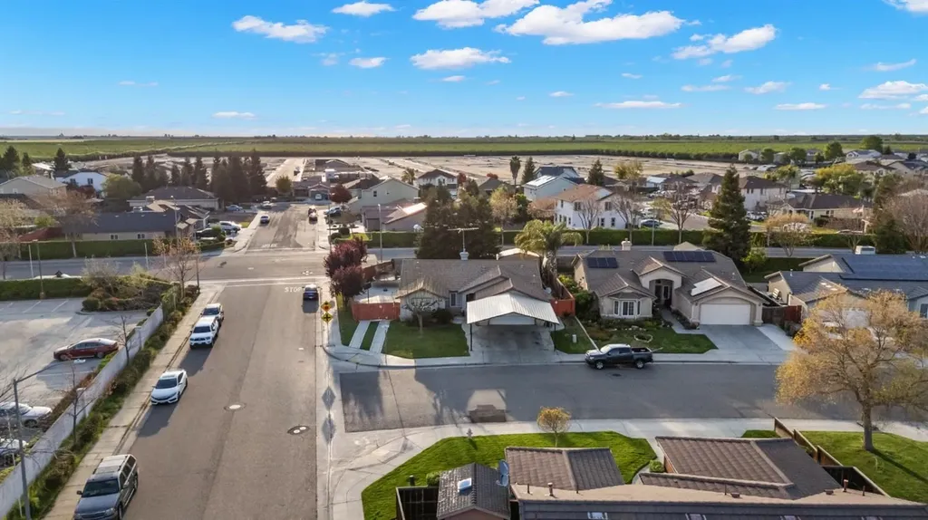 374 Molly Avenue Chowchilla CA 93610