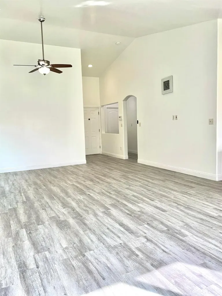 7111 Santana Sun Drive Bakersfield CA 93313