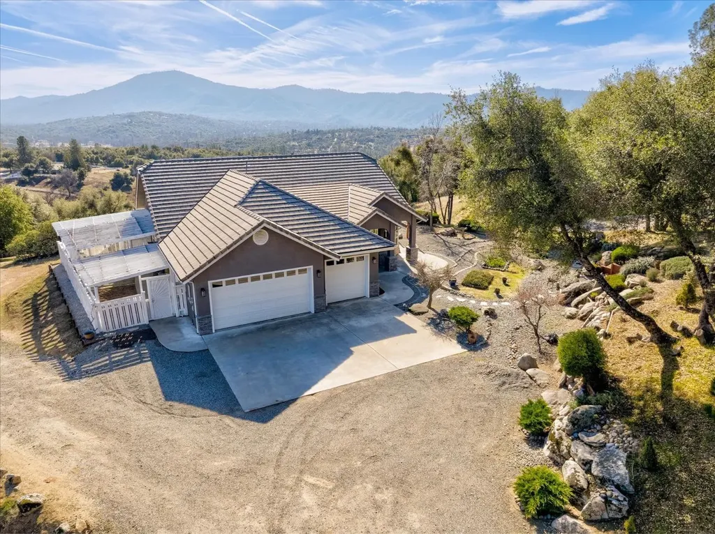 45500 Right Road Ahwahnee CA 93601