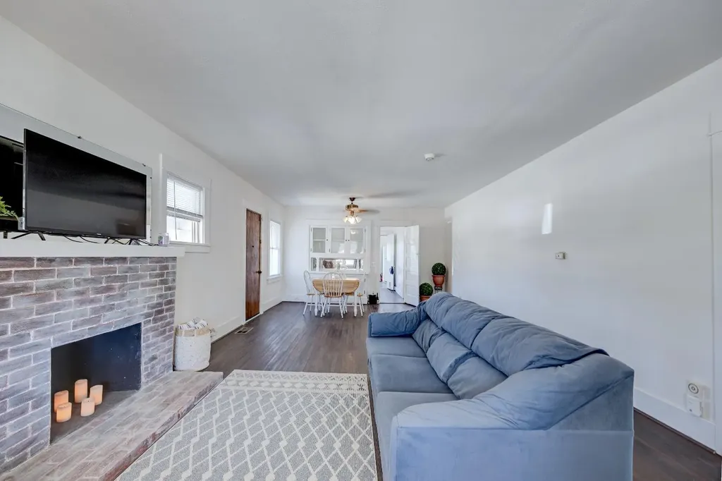 1001 Trinity Avenue Chowchilla CA 93610