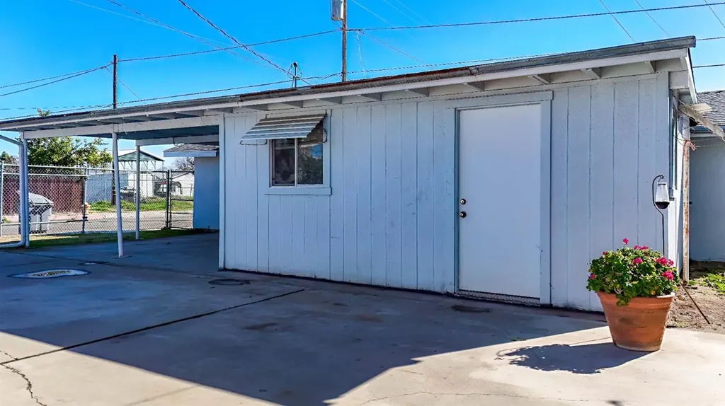 1001 Trinity Avenue Chowchilla CA 93610