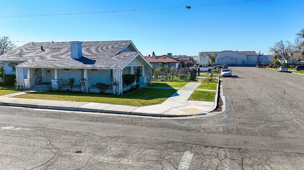 1001 Trinity Avenue Chowchilla CA 93610