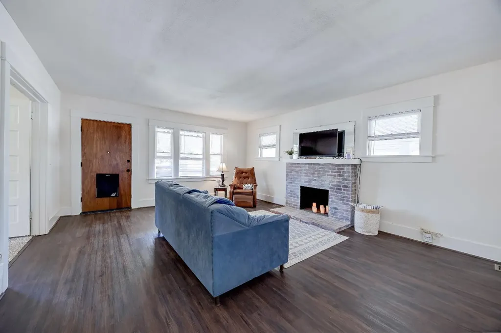 1001 Trinity Avenue Chowchilla CA 93610