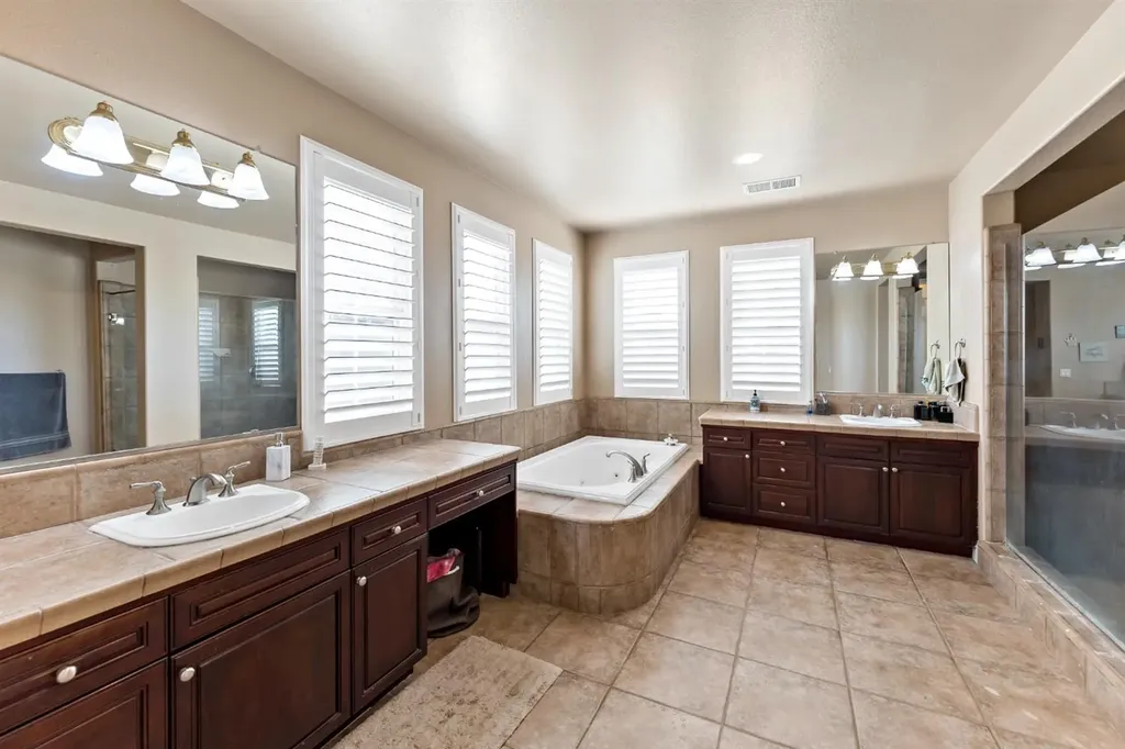 10591 E Biscayne Court Clovis CA 93619