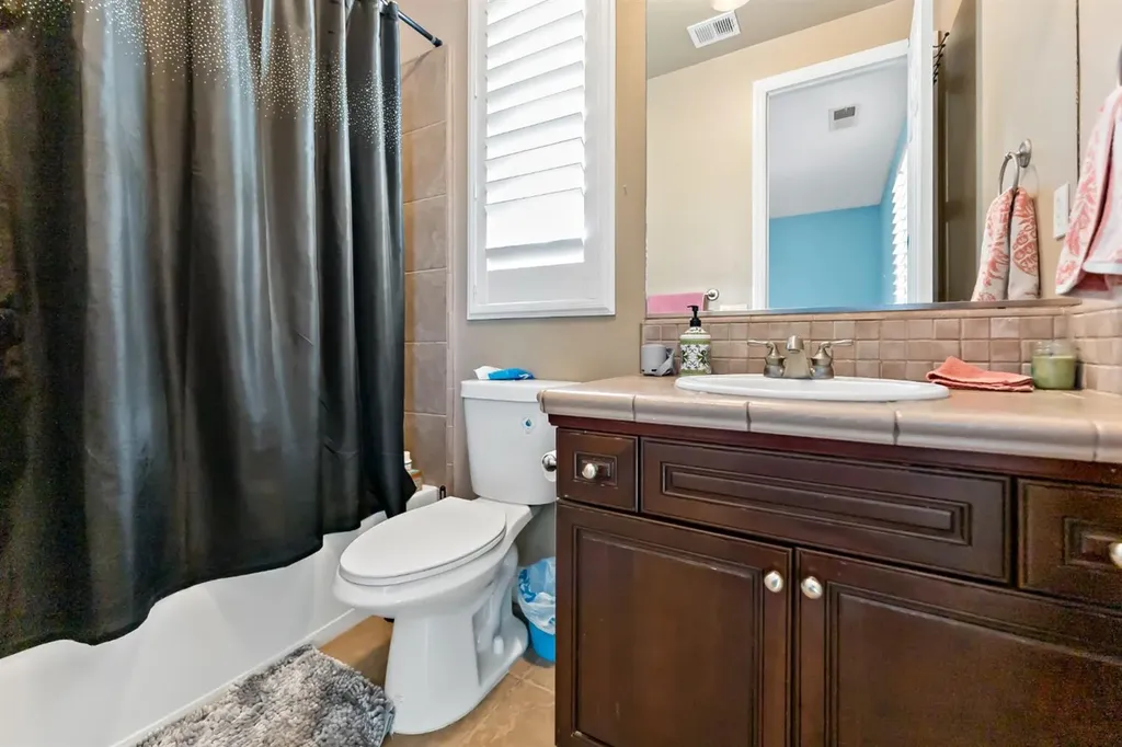 10591 E Biscayne Court Clovis CA 93619