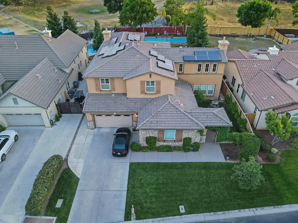 10591 E Biscayne Court Clovis CA 93619