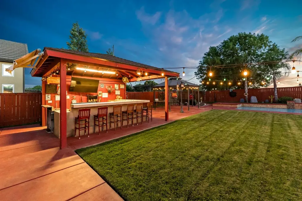 10591 E Biscayne Court Clovis CA 93619