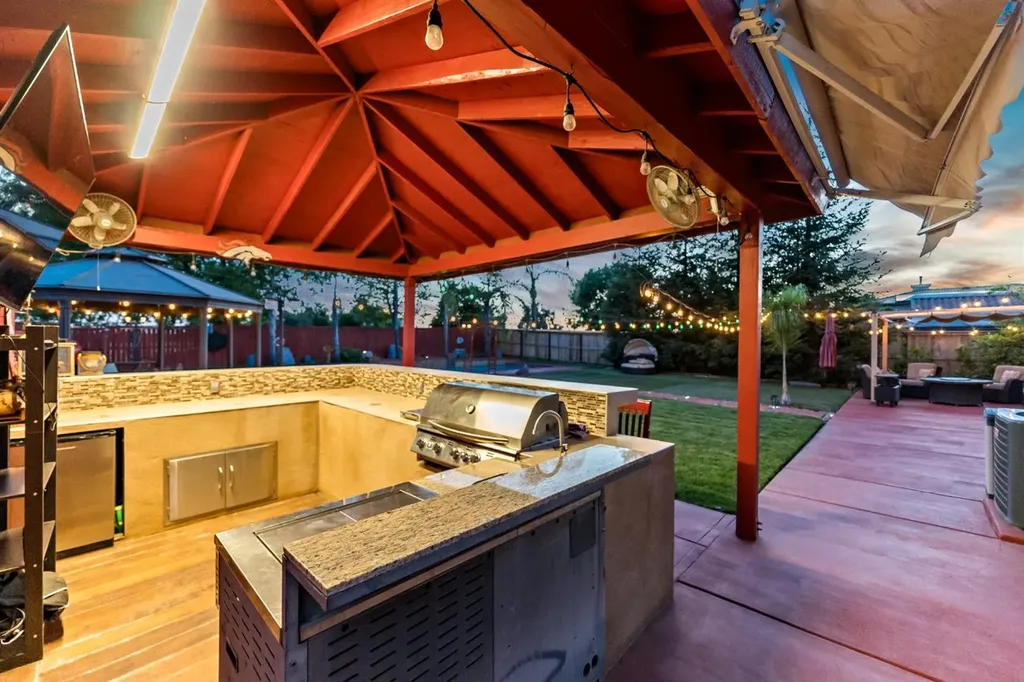 10591 E Biscayne Court Clovis CA 93619