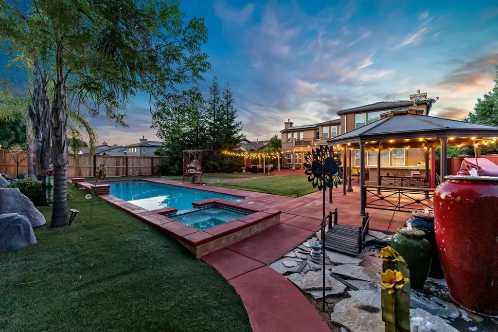 10591 E Biscayne Court Clovis CA 93619