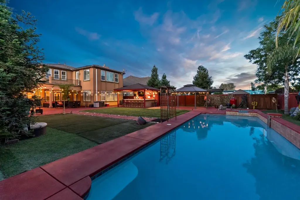 10591 E Biscayne Court Clovis CA 93619