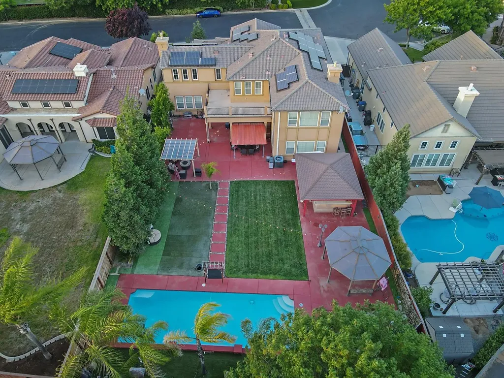 10591 E Biscayne Court Clovis CA 93619