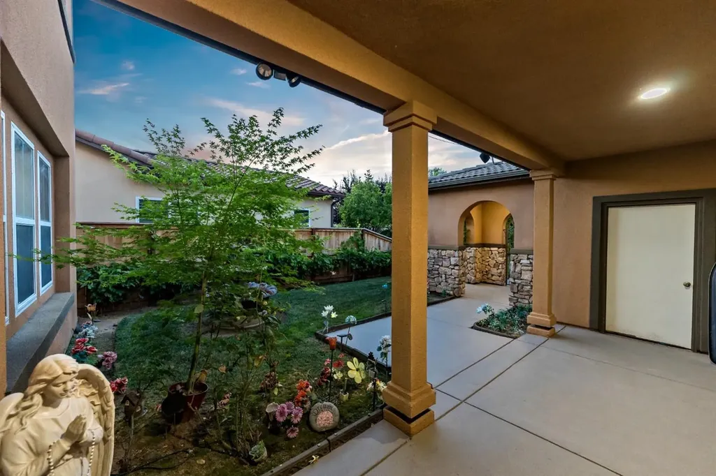 10591 E Biscayne Court Clovis CA 93619