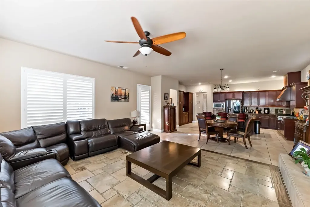 10591 E Biscayne Court Clovis CA 93619