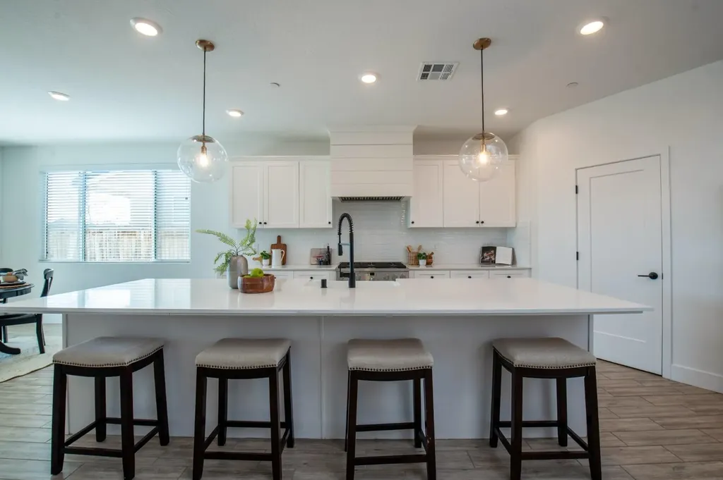 1140 Farmhouse Avenue Clovis CA 93619