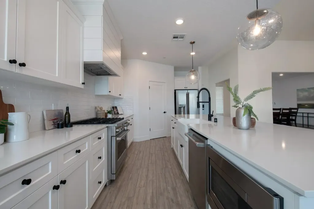 1140 Farmhouse Avenue Clovis CA 93619