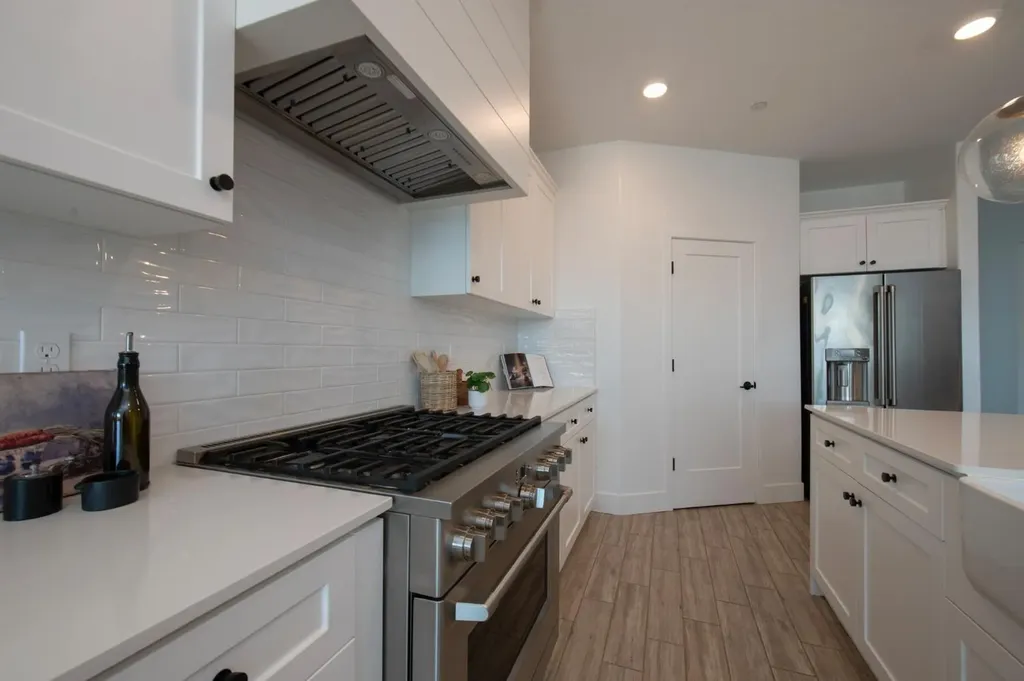 1140 Farmhouse Avenue Clovis CA 93619