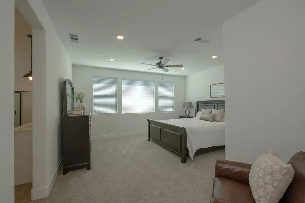 1140 Farmhouse Avenue Clovis CA 93619