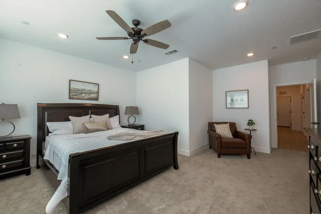 1140 Farmhouse Avenue Clovis CA 93619