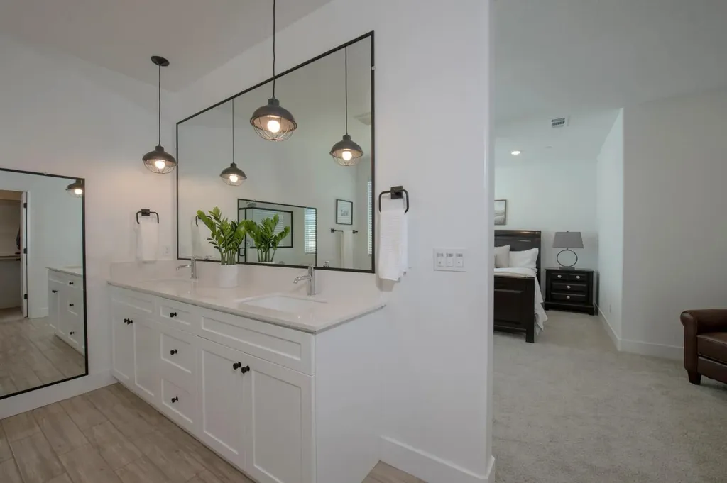 1140 Farmhouse Avenue Clovis CA 93619