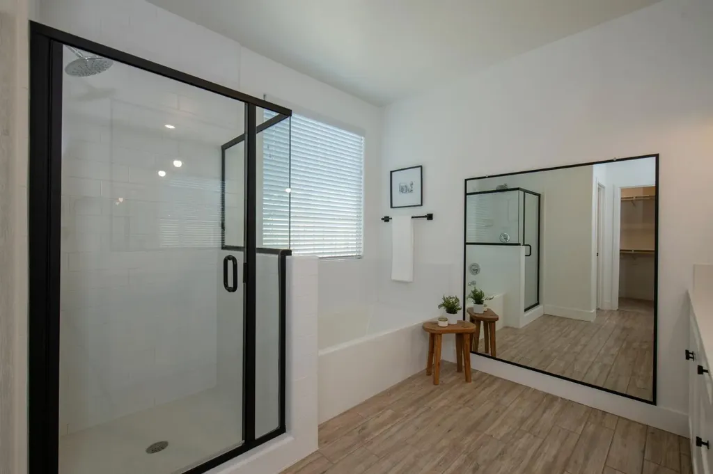 1140 Farmhouse Avenue Clovis CA 93619