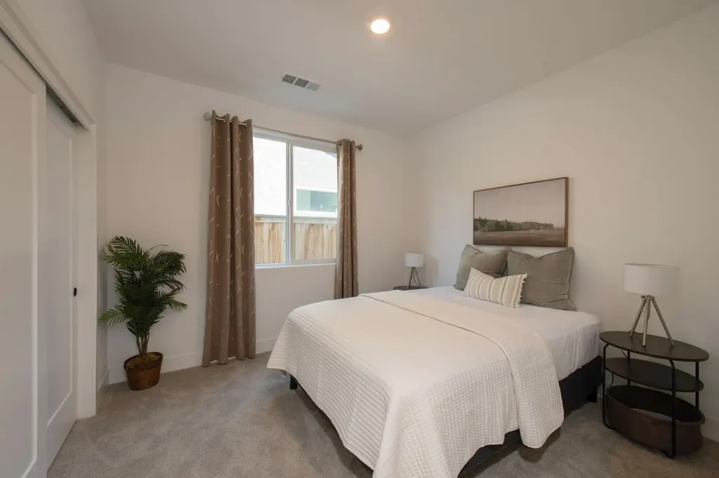 1140 Farmhouse Avenue Clovis CA 93619