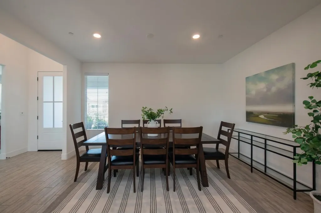 1140 Farmhouse Avenue Clovis CA 93619