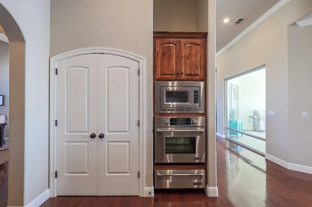 8295 Lake Shore Drive Chowchilla CA 93610