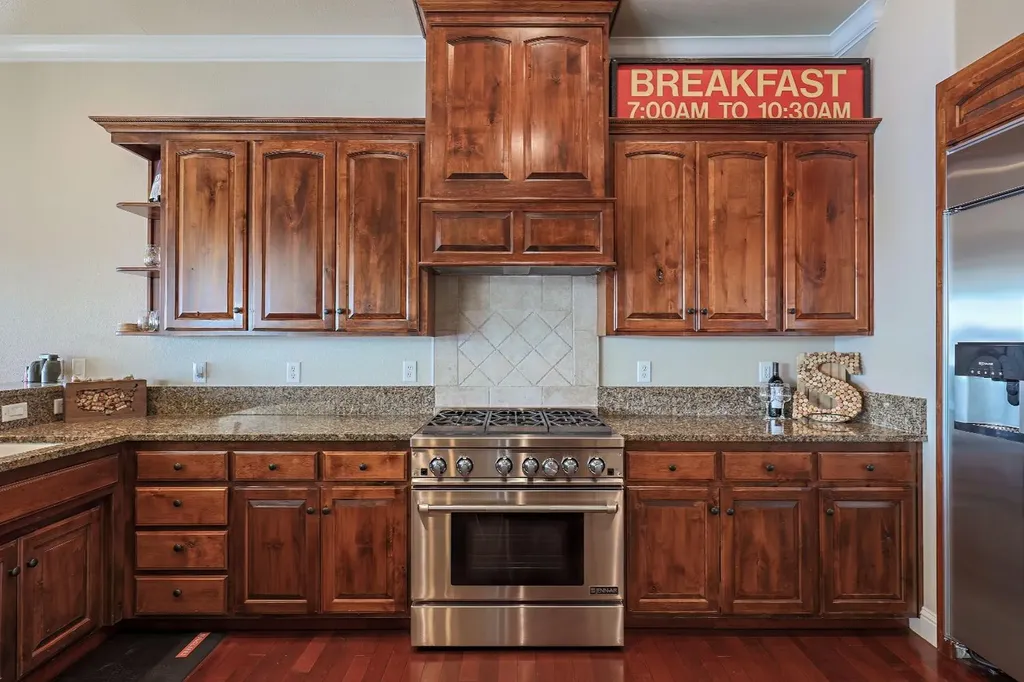 8295 Lake Shore Drive Chowchilla CA 93610