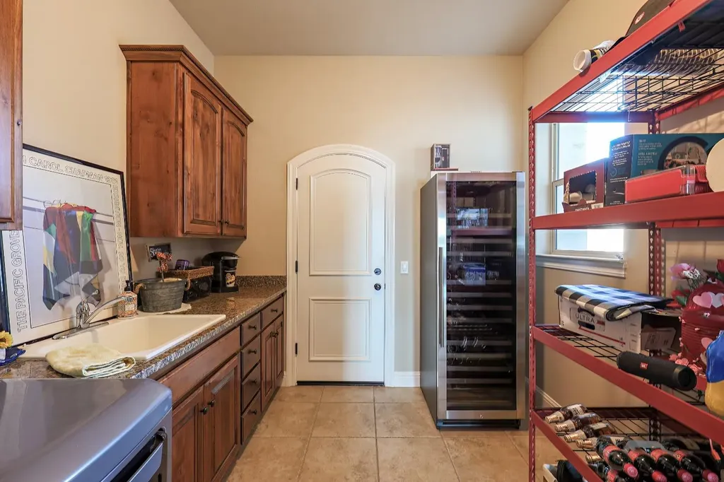 8295 Lake Shore Drive Chowchilla CA 93610