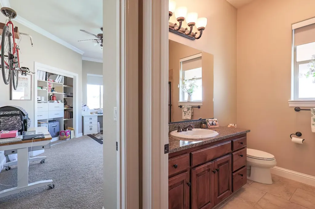 8295 Lake Shore Drive Chowchilla CA 93610