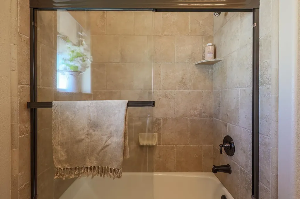 8295 Lake Shore Drive Chowchilla CA 93610